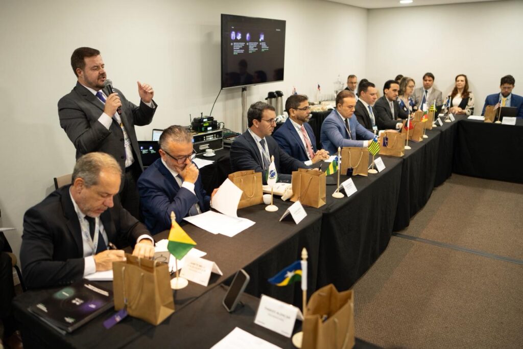 Procuradoria Geral do Estado do Piauí - Procurador-Geral do Estado, Pierot Júnior, é eleito para o Conselho Fiscal do Conpeg