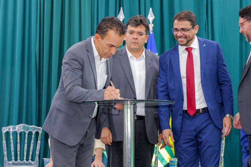 Governador Rafael Fonteles Nomeia Novos Procuradores Do Estado E Reforça Quadro Efetivo Da Pge-Pi 2 Procuradoria-Geral Do Estado Do Piauí - Governador Rafael Fonteles Nomeia Novos Procuradores Do Estado E Reforça Quadro Efetivo Da Pge-Pi